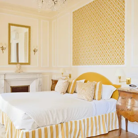 Victor Louis - Centre Guest house
