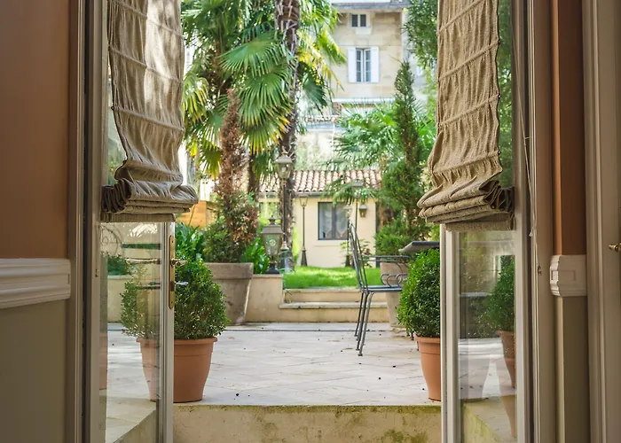 Victor Louis - Centre