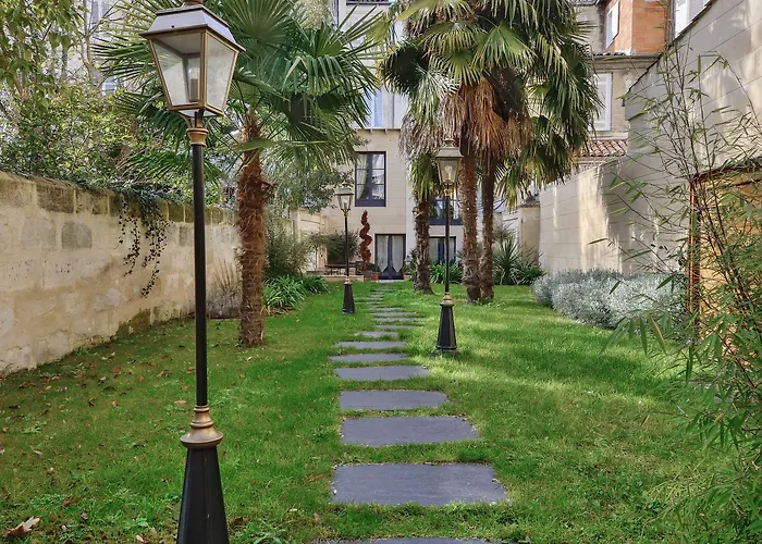 Victor Louis - Centre Πανσιόν 4*