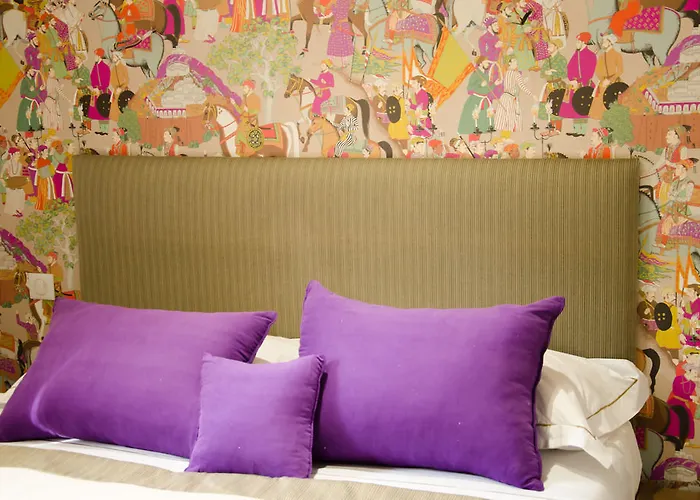 Victor Louis - Centre