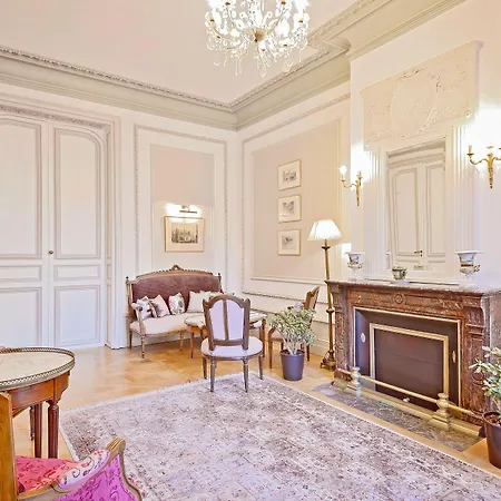 Victor Louis - Centre 招待所 波尔多