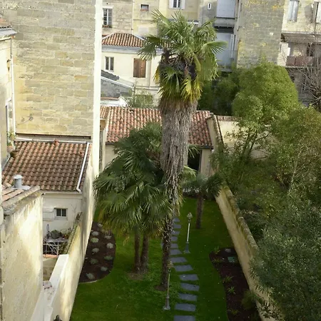 Victor Louis - Centre