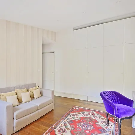 Victor Louis - Centre 招待所 4*